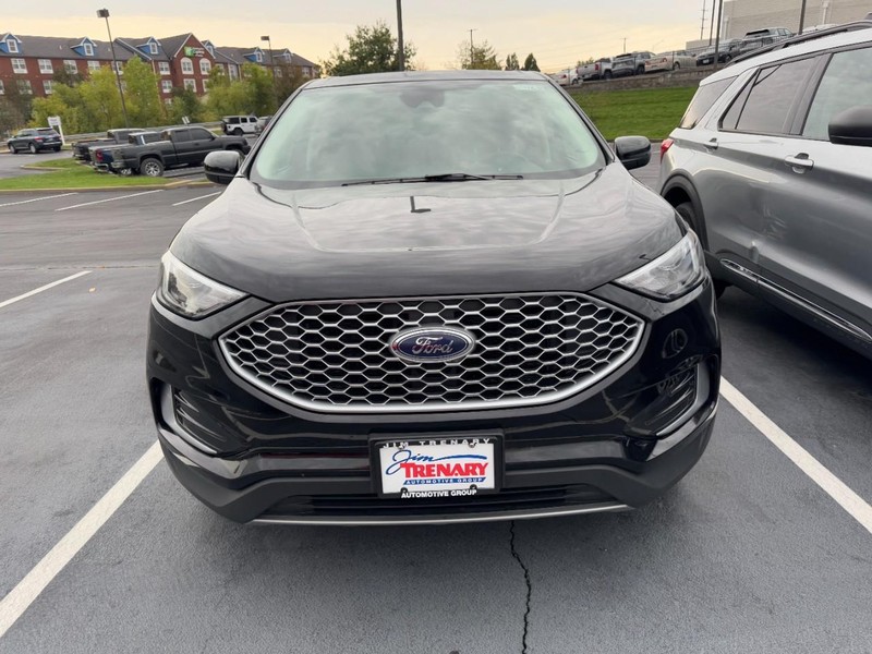 Ford Edge Vehicle Image 02