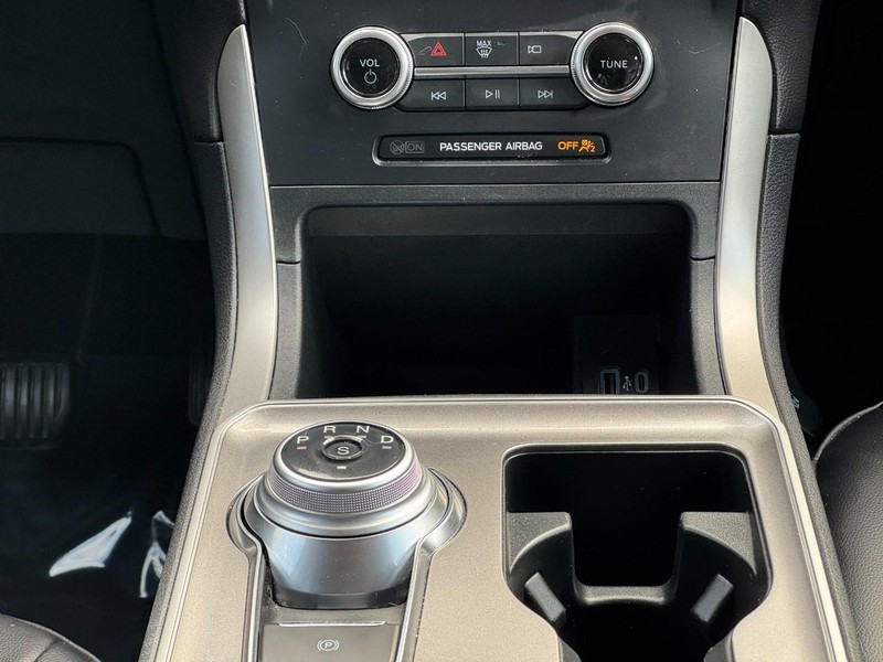 Ford Edge Vehicle Image 14