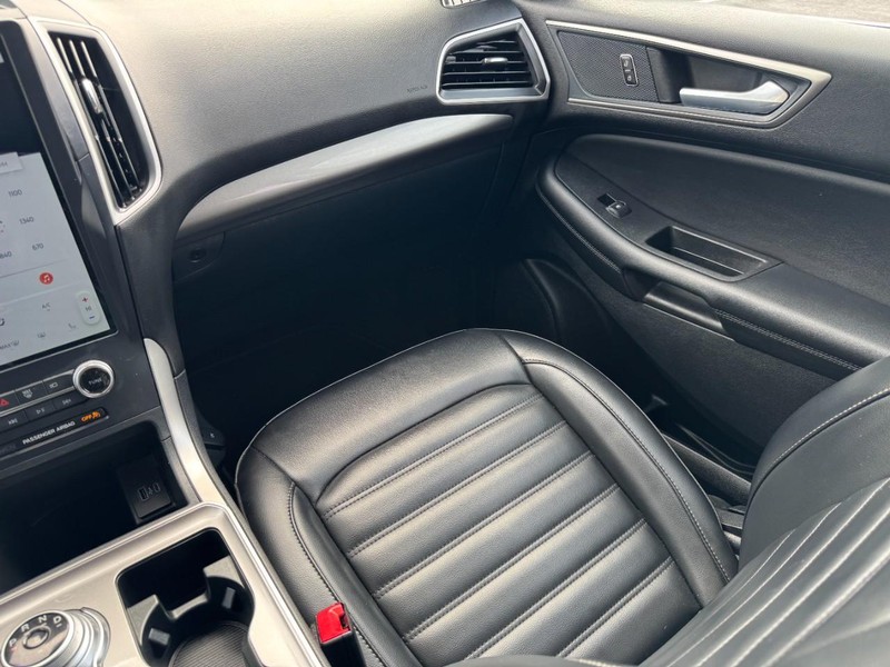 Ford Edge Vehicle Image 15
