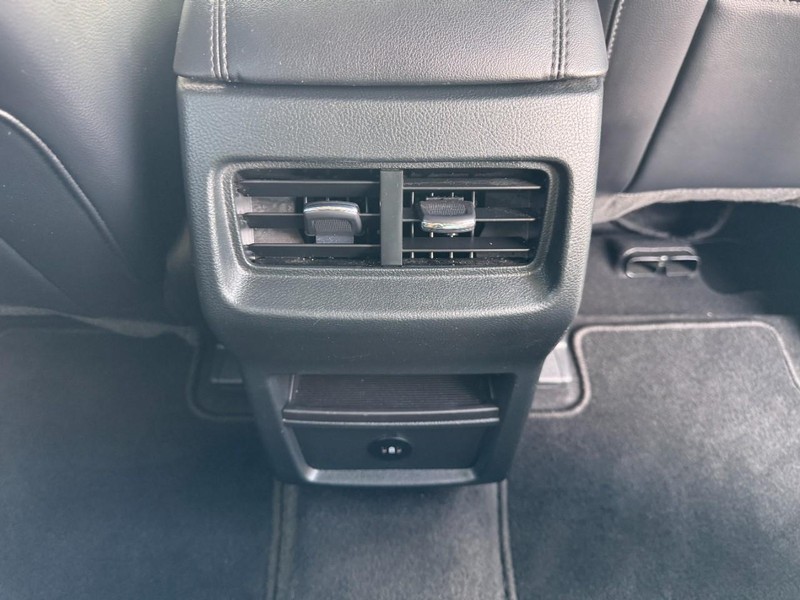 Ford Edge Vehicle Image 16