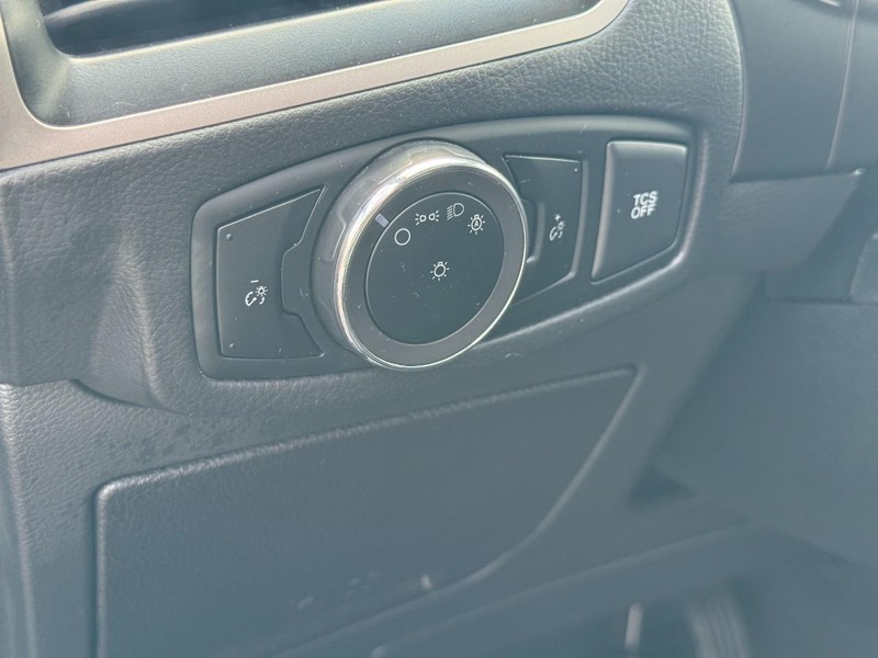 Ford Edge Vehicle Image 17