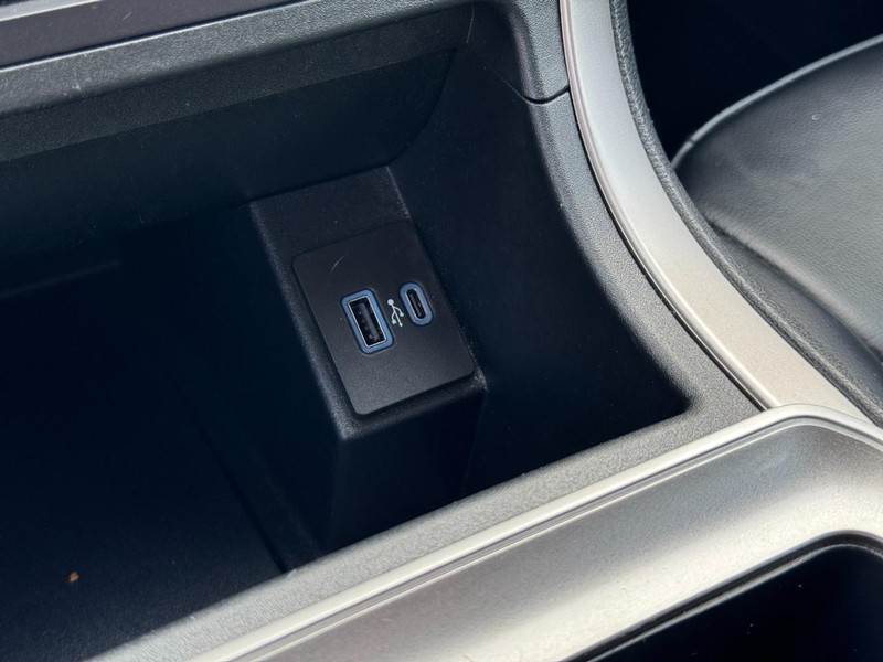 Ford Edge Vehicle Image 22