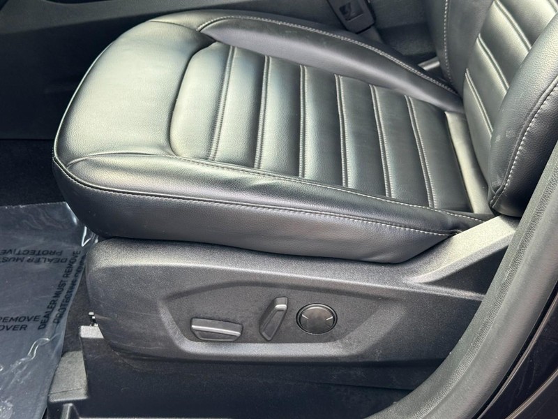 Ford Edge Vehicle Image 24