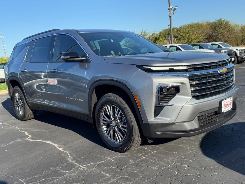 Chevrolet Traverse Vehicle Image 02