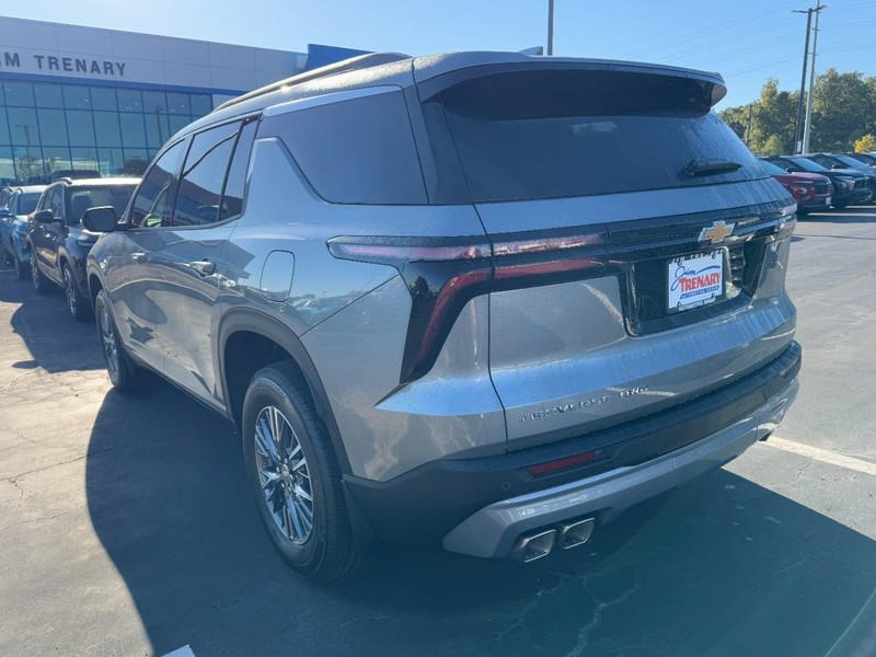 Chevrolet Traverse Vehicle Image 05
