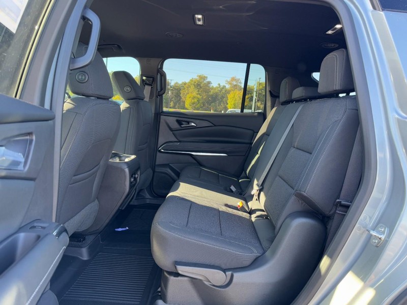 Chevrolet Traverse Vehicle Image 08