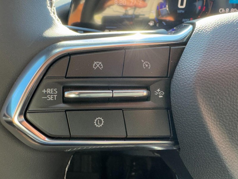 Chevrolet Traverse Vehicle Image 13