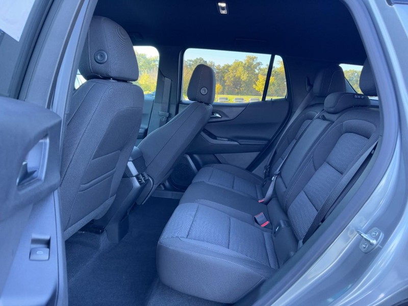 Chevrolet Equinox Vehicle Image 08
