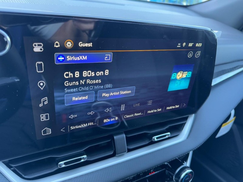 Chevrolet Equinox Vehicle Image 15
