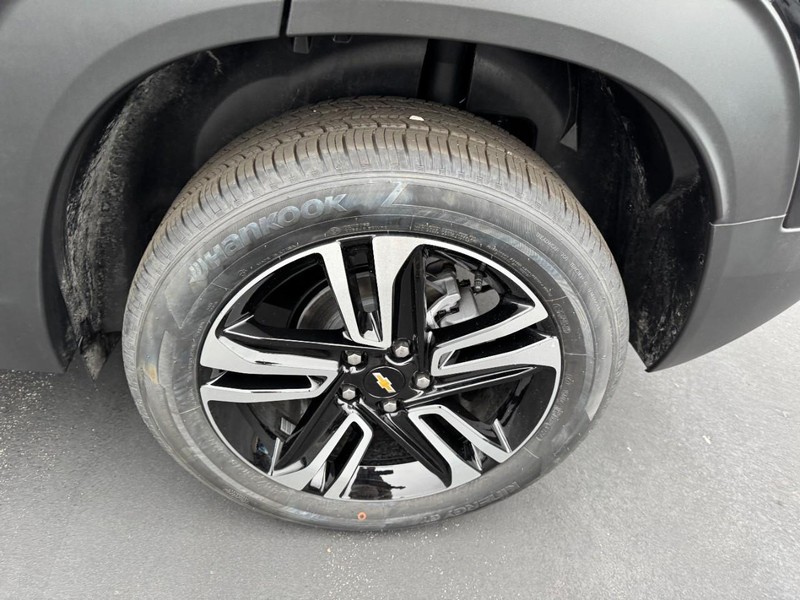 Chevrolet TrailBlazer Vehicle Image 06