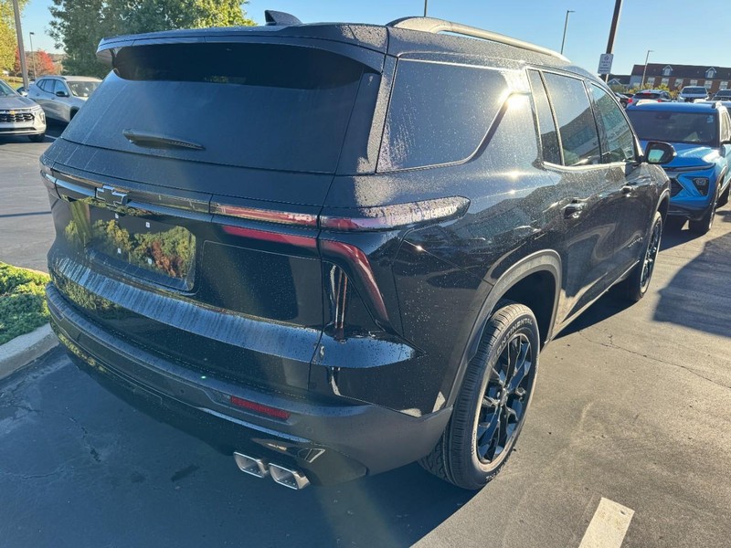 Chevrolet Traverse Vehicle Image 03