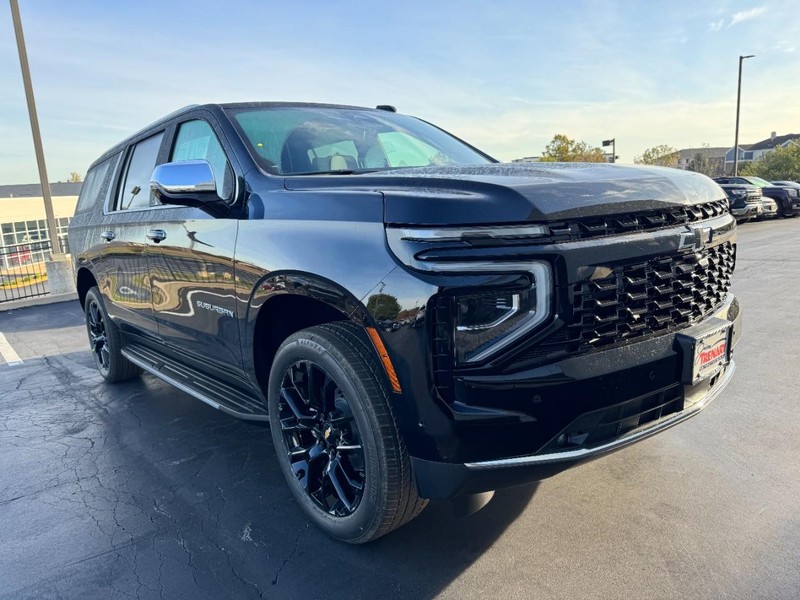 Chevrolet Suburban Vehicle Image 02