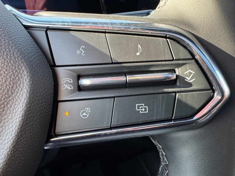 Chevrolet Suburban Vehicle Image 15