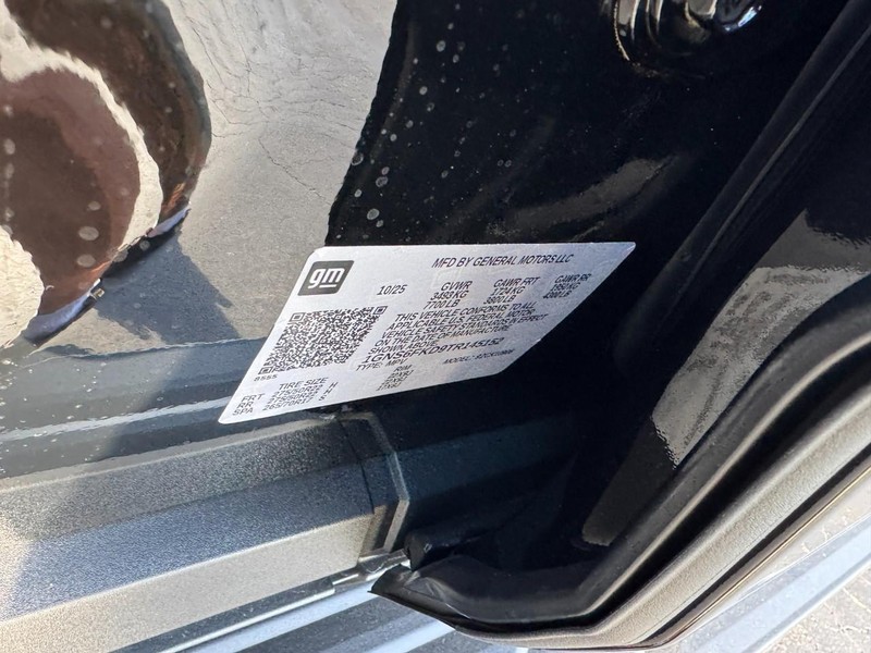 Chevrolet Suburban Vehicle Image 20