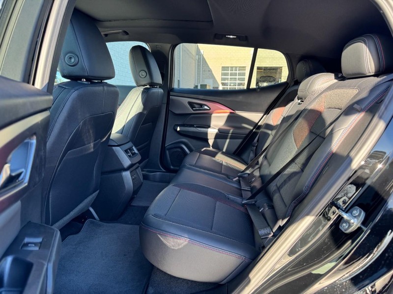 Chevrolet Equinox EV Vehicle Image 05