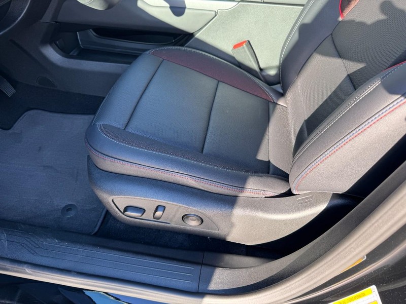 Chevrolet Equinox EV Vehicle Image 07