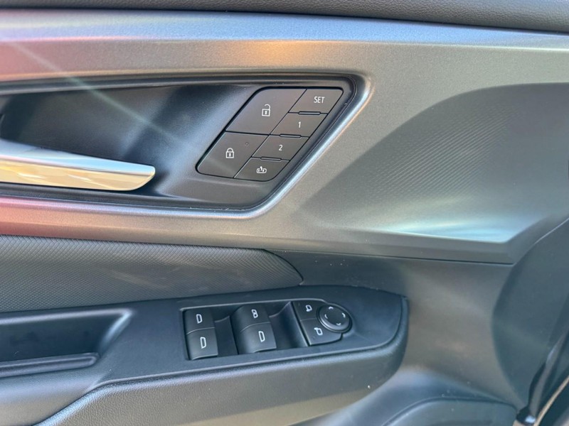 Chevrolet Equinox EV Vehicle Image 08