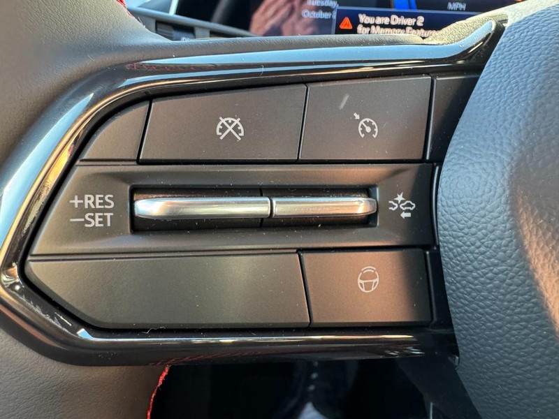 Chevrolet Equinox EV Vehicle Image 09