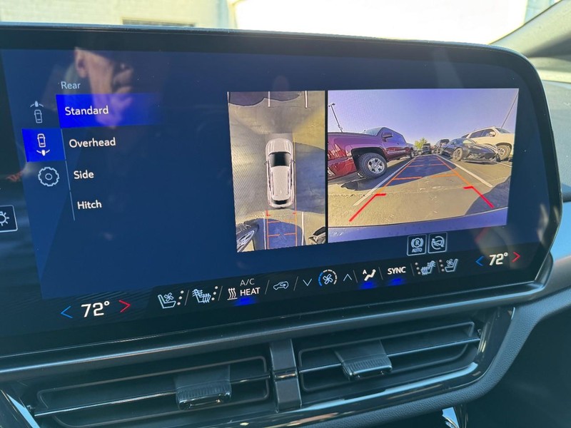 Chevrolet Equinox EV Vehicle Image 14