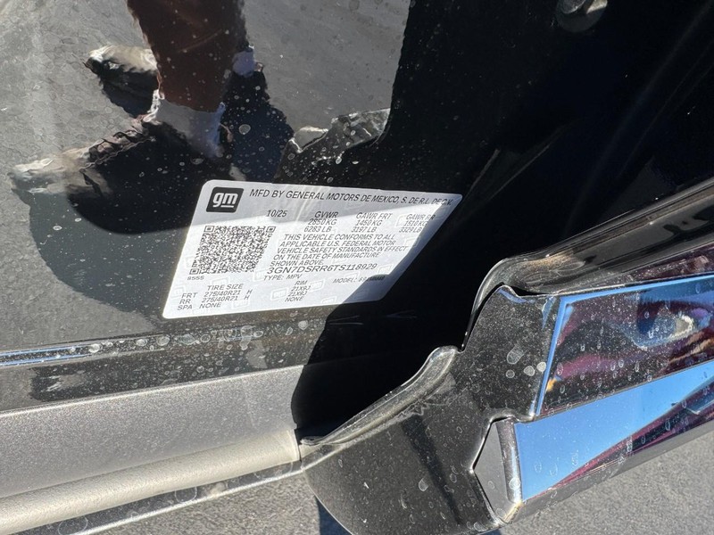 Chevrolet Equinox EV Vehicle Image 15