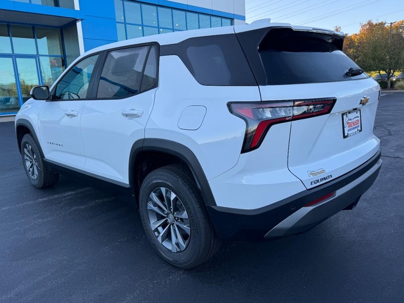 Chevrolet Equinox Vehicle Image 05