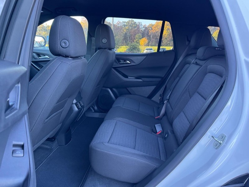 Chevrolet Equinox Vehicle Image 07