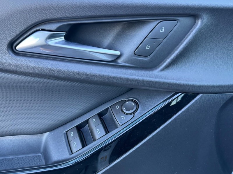 Chevrolet Equinox Vehicle Image 10