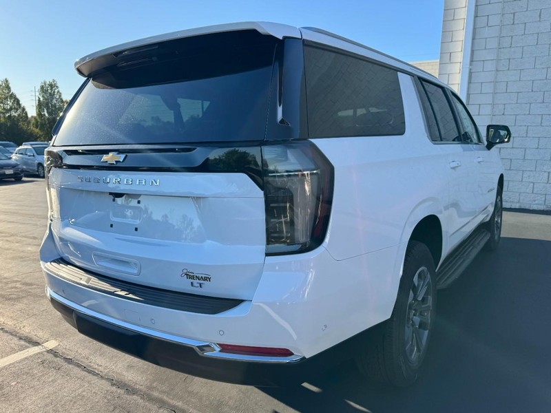 Chevrolet Suburban Vehicle Image 03