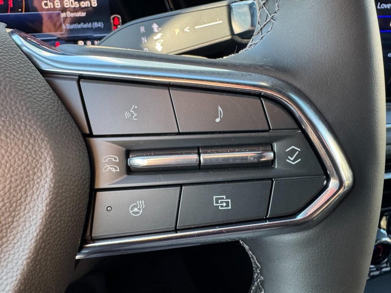 Chevrolet Suburban Vehicle Image 14