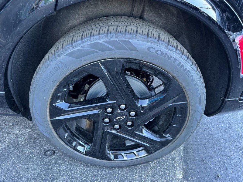 Chevrolet Equinox EV Vehicle Image 06