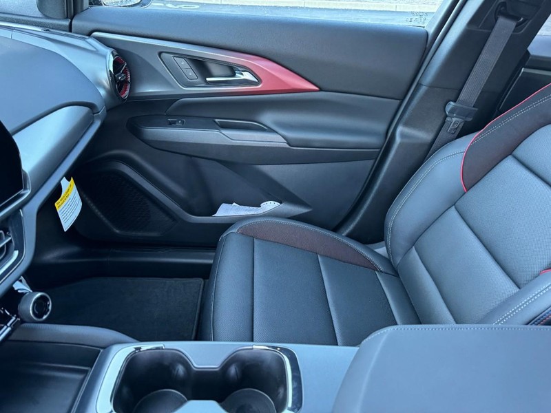 Chevrolet Equinox EV Vehicle Image 09