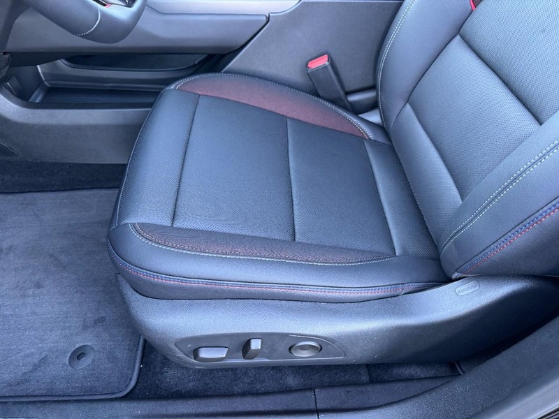 Chevrolet Equinox EV Vehicle Image 10