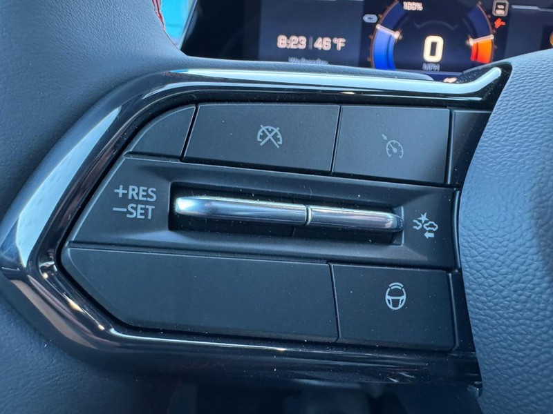 Chevrolet Equinox EV Vehicle Image 12