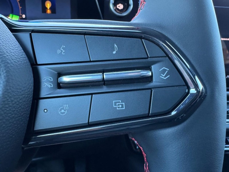 Chevrolet Equinox EV Vehicle Image 13