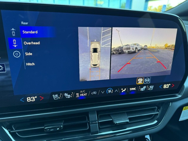 Chevrolet Equinox EV Vehicle Image 18