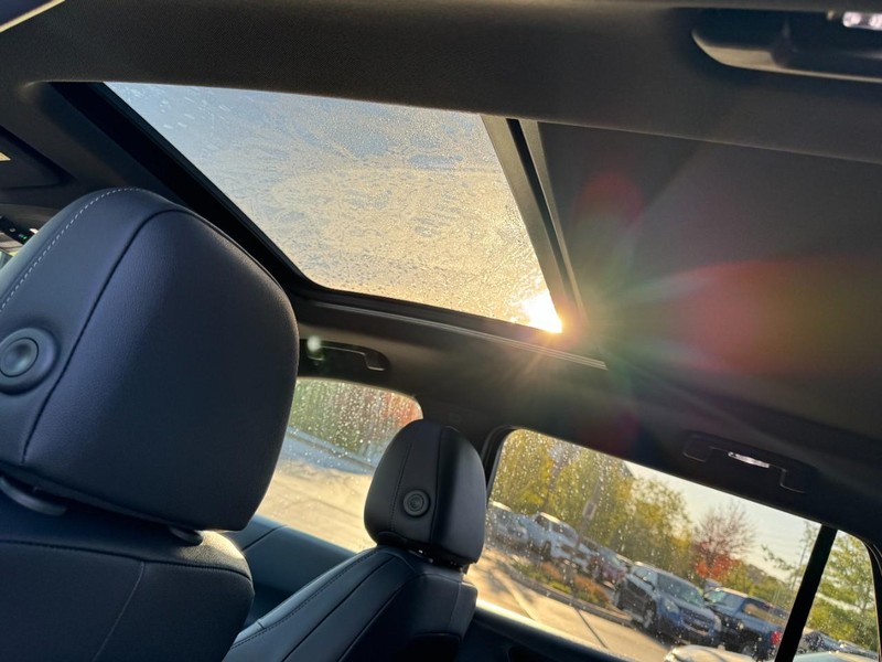 Chevrolet Equinox Vehicle Image 08