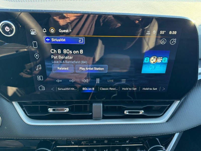 Chevrolet Equinox Vehicle Image 15