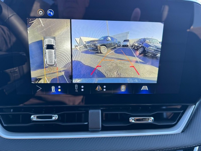 Chevrolet Equinox Vehicle Image 17