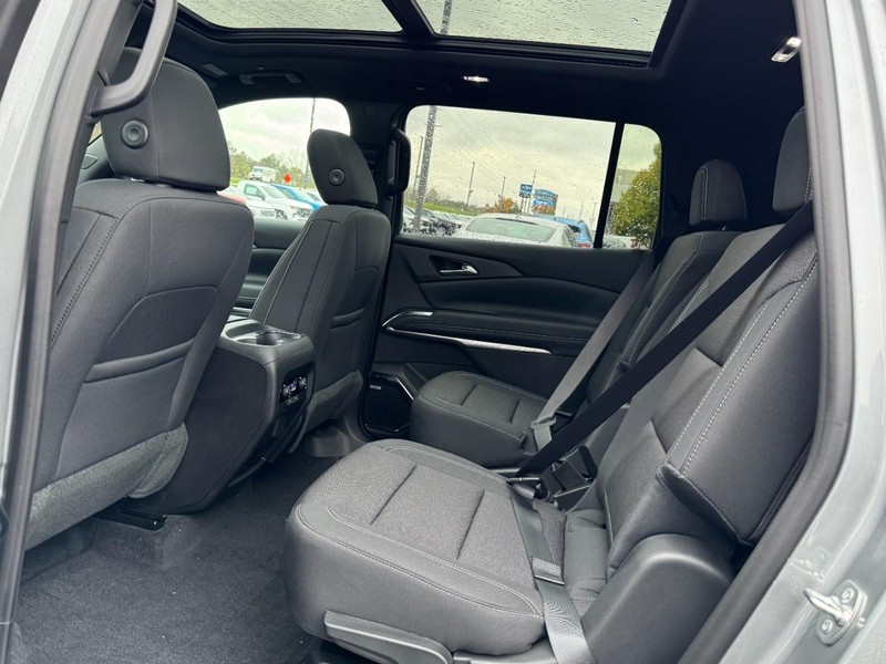 Chevrolet Traverse Vehicle Image 07