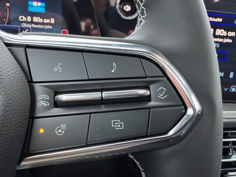 Chevrolet Traverse Vehicle Image 14