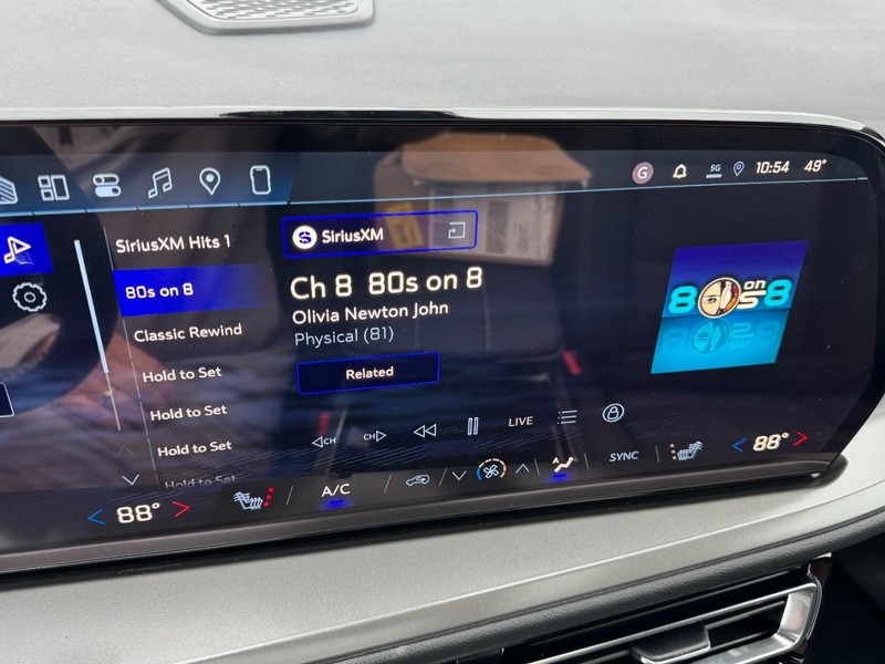 Chevrolet Traverse Vehicle Image 16