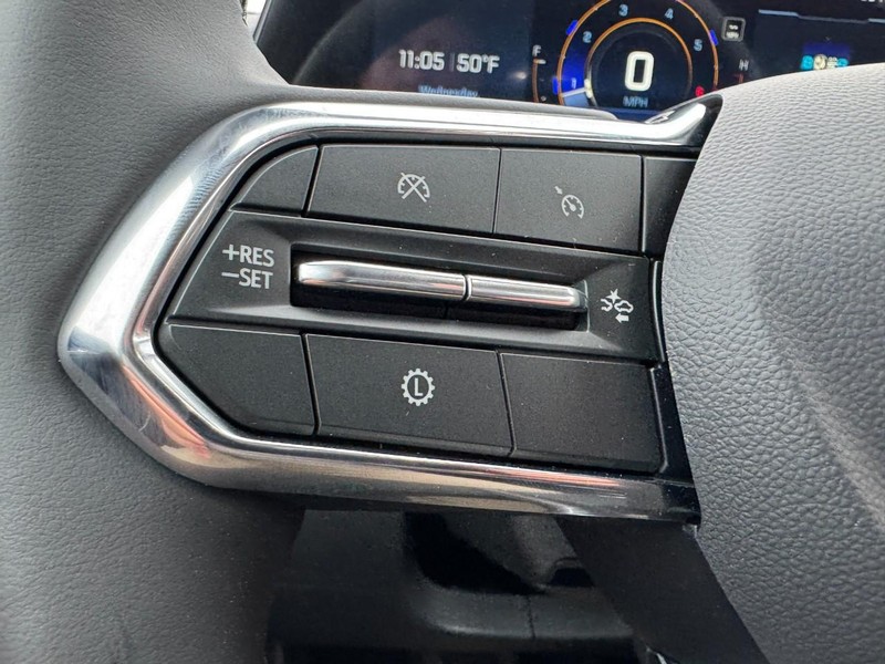 Chevrolet Equinox Vehicle Image 11