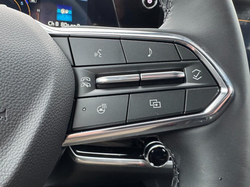 Chevrolet Equinox Vehicle Image 12