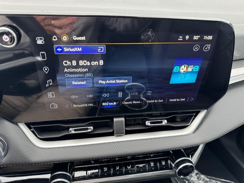 Chevrolet Equinox Vehicle Image 14