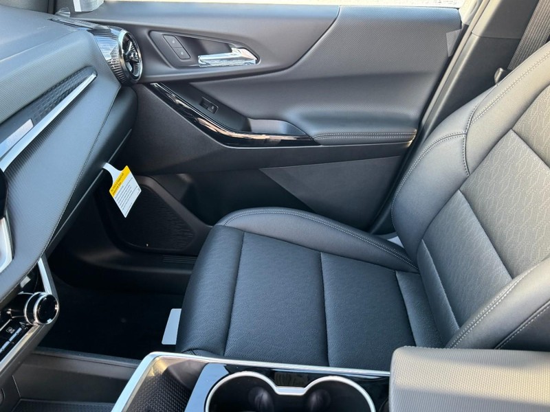 Chevrolet Equinox Vehicle Image 08