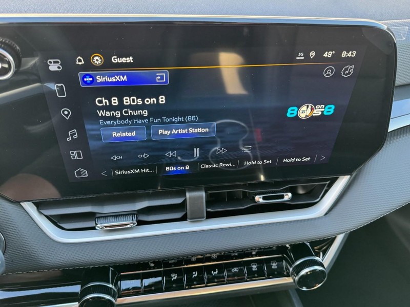 Chevrolet Equinox Vehicle Image 14