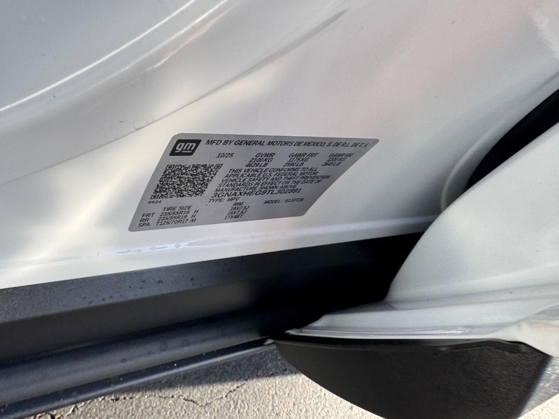 Chevrolet Equinox Vehicle Image 17