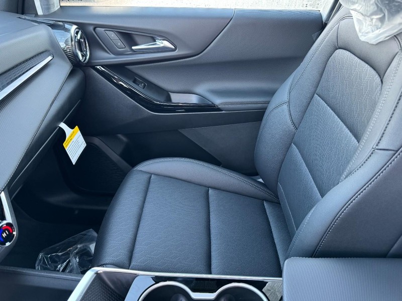 Chevrolet Equinox Vehicle Image 08