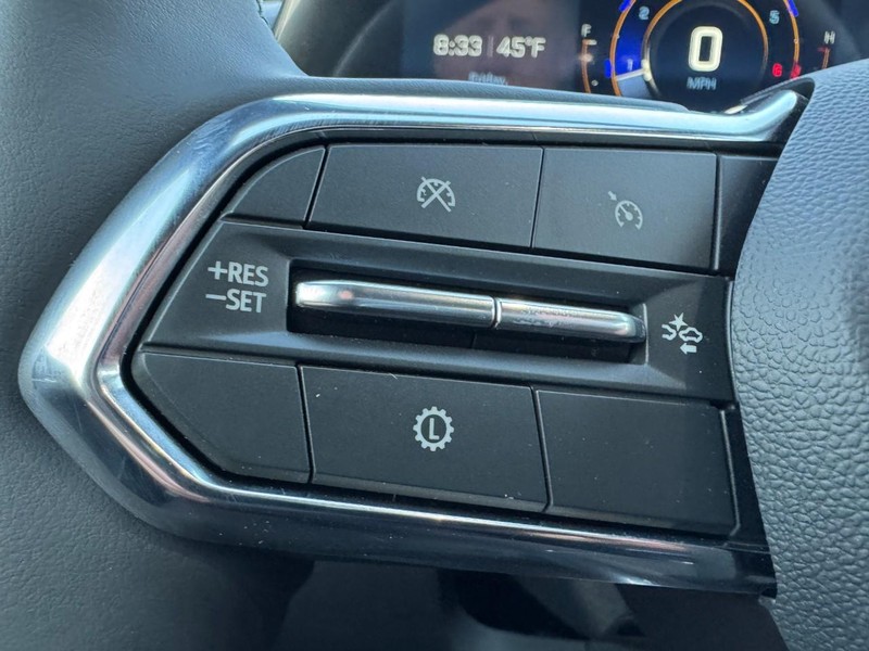 Chevrolet Equinox Vehicle Image 11