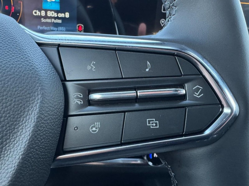 Chevrolet Equinox Vehicle Image 12